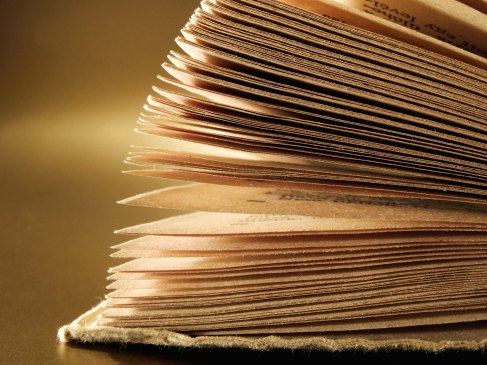 79f541b042a7f8341283b66313609d0b_kids-stories-books-and-the-image-of-a-book_2800-2100